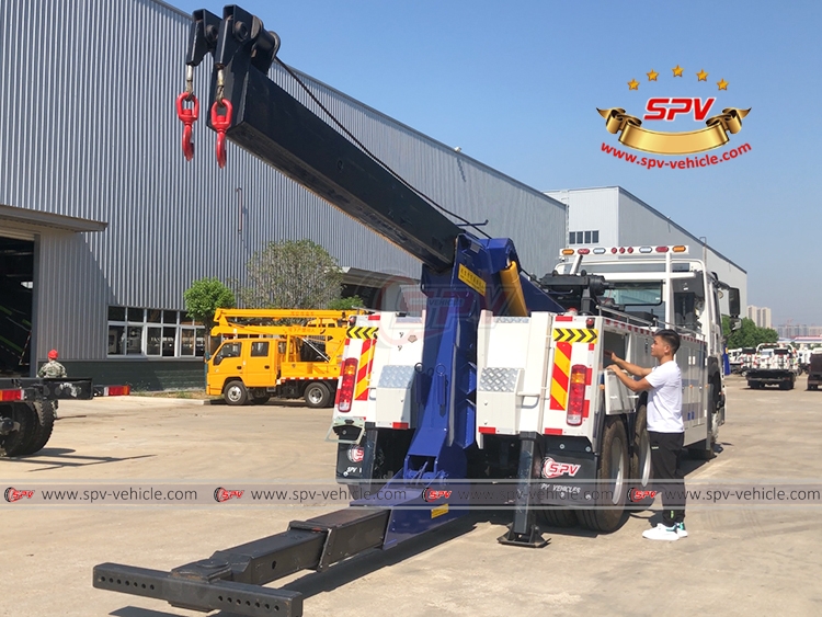 16 Tons Heavy Duty Wrecker Sinotruck - Operation 3 16 Tons Heavy Duty Wrecker Sinotruck - Operation 3